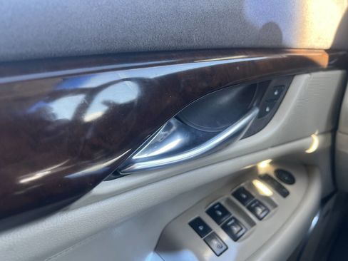 Used 2017 Cadillac Escalade Luxury image 12