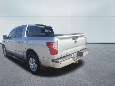 Used 2017 Nissan Titan SV AWD/4WD image 7