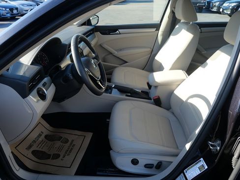 Used 2020 Volkswagen Passat 2.0T SE image 10