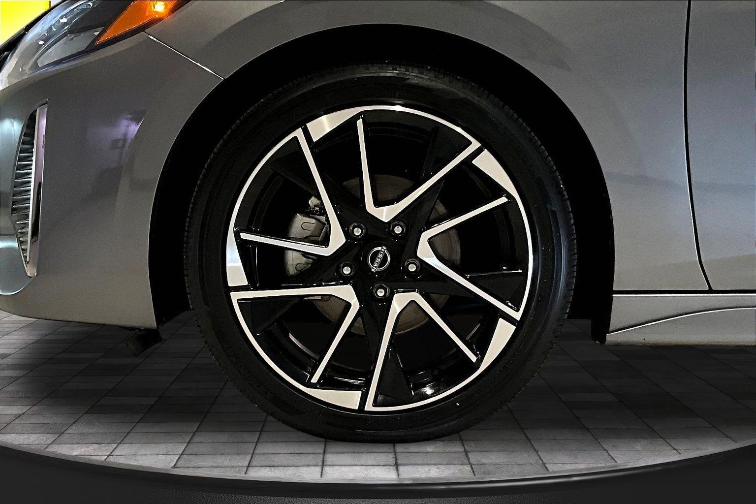 Used 2024 Nissan Sentra SR w/ SR Premium Package FWD image 33