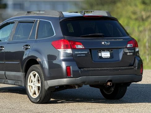 Used 2012 Subaru Outback 2.5i Limited AWD/4WD image 16