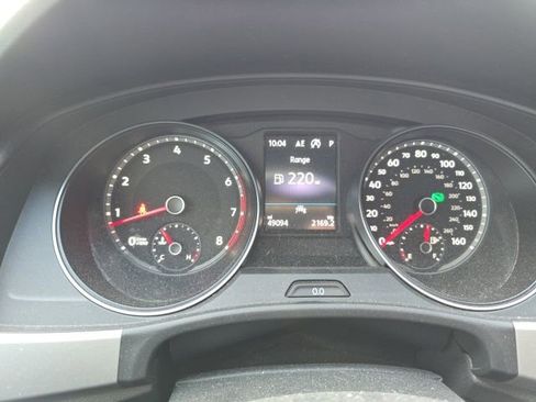 Used 2021 Volkswagen Atlas Cross Sport SE image 10