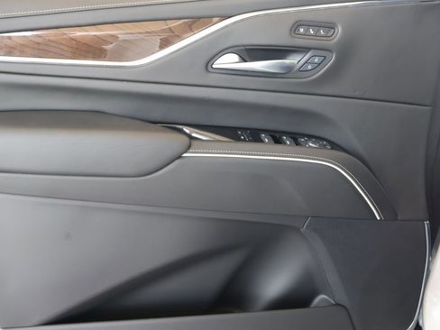 Certified 2024 Cadillac Escalade Sport Platinum image 11