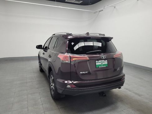 Used 2018 Toyota RAV4 LE image 6