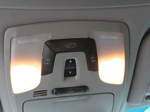 Used 2017 Toyota Sienna SE Premium image 31