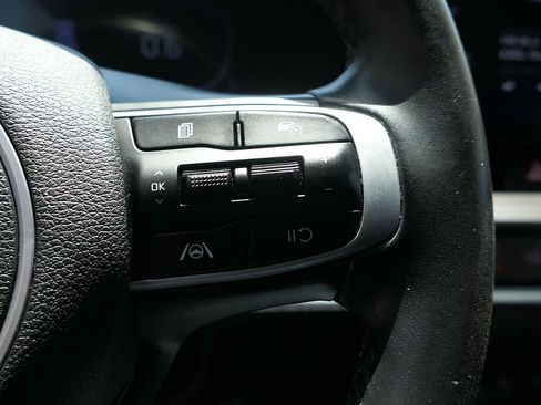 Used 2024 Kia Sportage EX FWD image 16