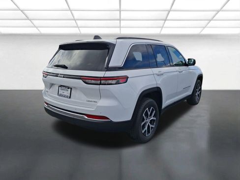 Certified 2024 Jeep Grand Cherokee Limited image 4