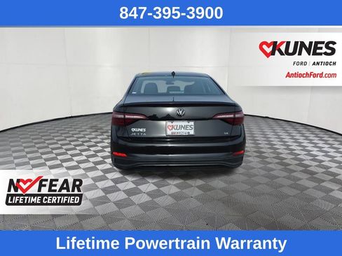 Used 2024 Volkswagen Jetta SE image 6