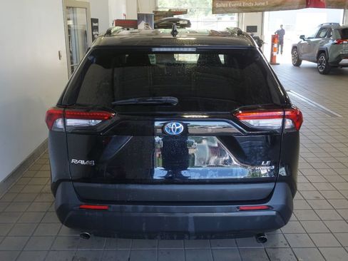 Used 2023 Toyota RAV4 LE AWD/4WD image 14