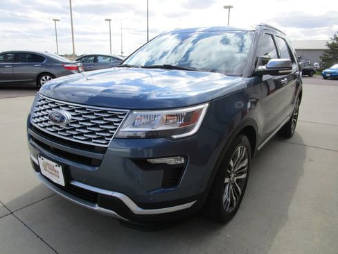 Used 2018 Ford Explorer Platinum AWD/4WD image 5