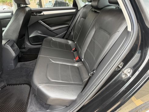 Used 2012 Volkswagen Passat 2.5 SE FWD image 16