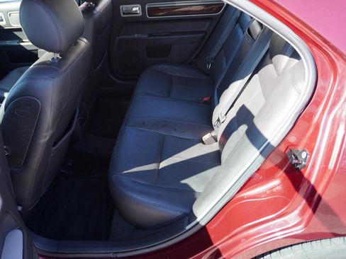 Used 2006 Lincoln Zephyr image 20