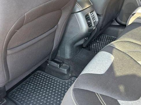 Used 2014 Jeep Cherokee Latitude w/ Cold Weather Group AWD/4WD image 38