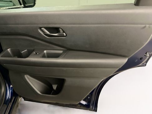 Used 2024 Nissan Pathfinder SV image 31