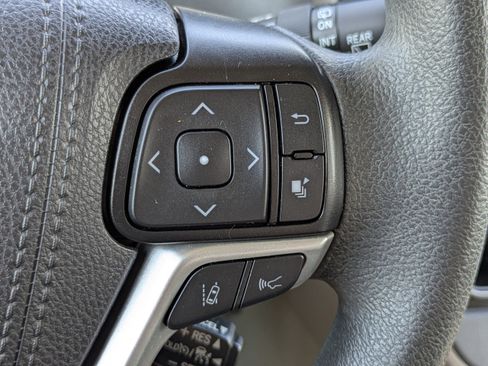 Used 2020 Toyota Sienna LE image 29