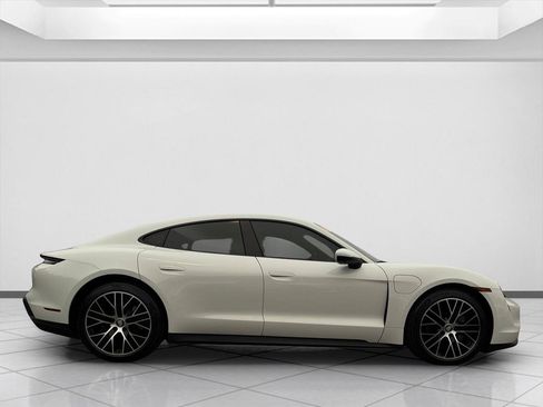 Used 2021 Porsche Taycan RWD image 7