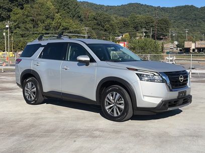 Used 2023 Nissan Pathfinder SL