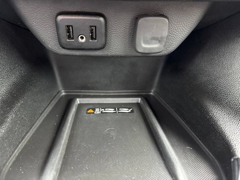 Used 2023 Chevrolet Traverse LT FWD image 35