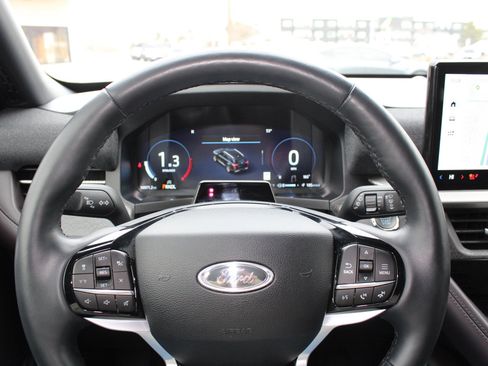 Used 2025 Ford Explorer Platinum w/ LUX Leather Package image 51