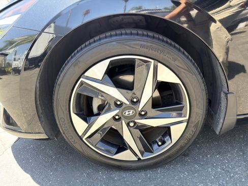 Used 2023 Hyundai Elantra SEL w/ Convenience Package FWD image 30
