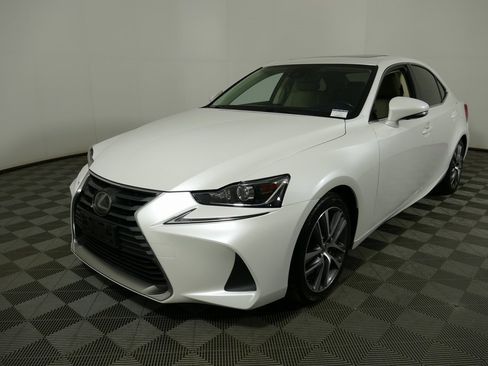 Used 2018 Lexus IS 300 AWD image 7
