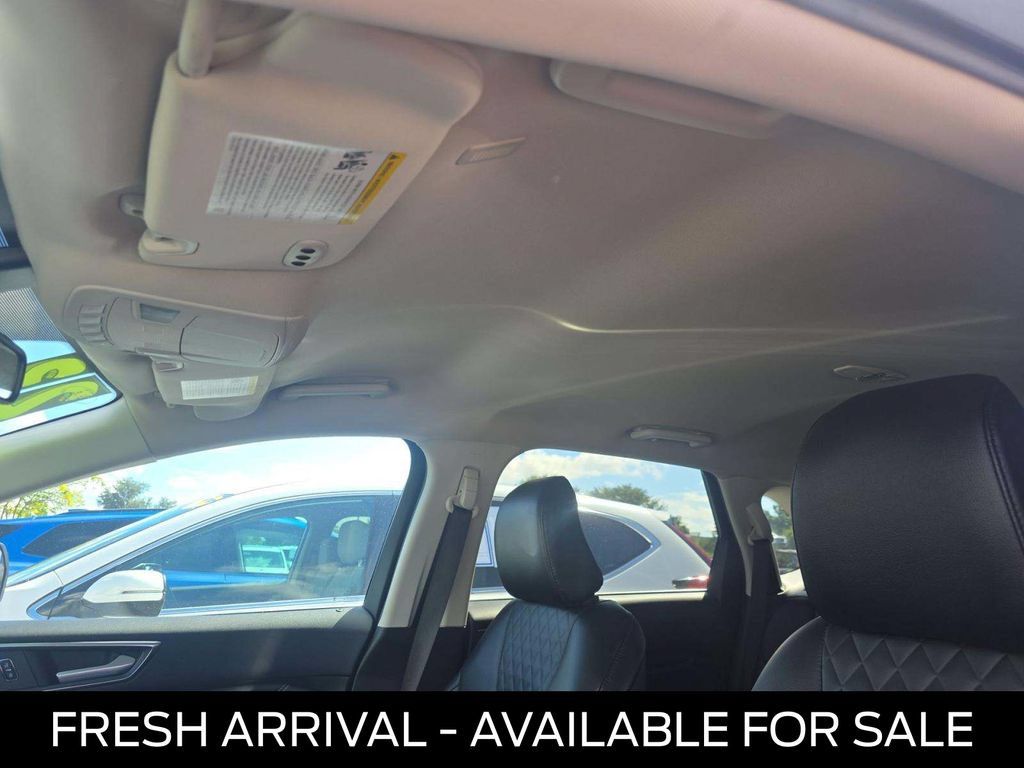 Used 2023 Ford Edge Titanium AWD/4WD image 11
