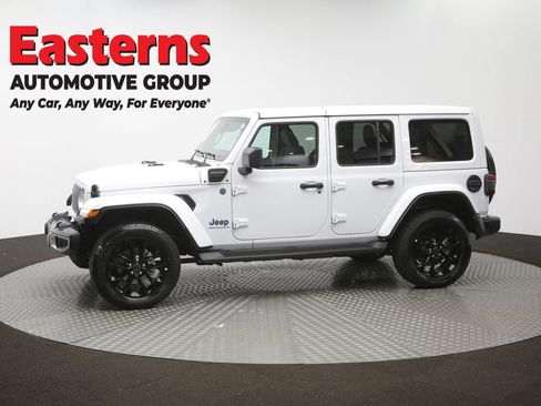Used 2025 Jeep Wrangler Unlimited Sahara AWD/4WD image 54