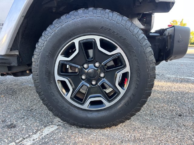 Used 2016 Jeep Wrangler Unlimited Rubicon AWD/4WD image 13