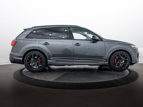 New 2026 Audi SQ7 Prestige AWD/4WD image 3
