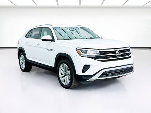 Used 2020 Volkswagen Atlas Cross Sport SE image 3