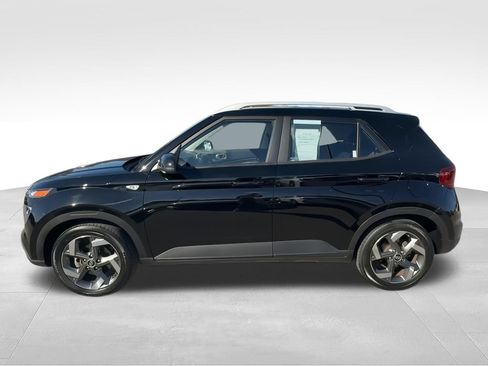 Used 2023 Hyundai Venue SEL FWD image 6