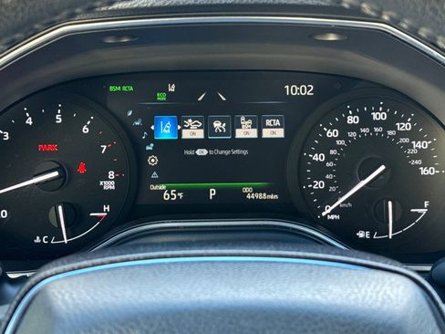 Used 2022 Toyota Avalon XLE image 17