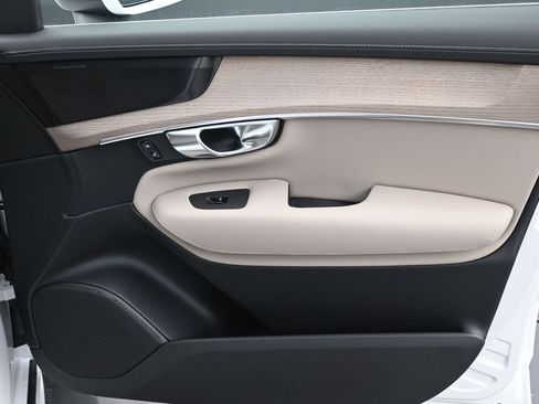New 2026 Volvo XC90 B6 Plus w/ Protection Package Premier AWD/4WD image 14