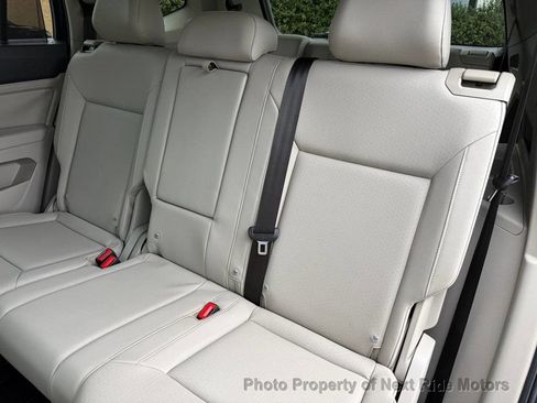 Used 2019 Volkswagen Atlas SE w/ Towing Package image 13