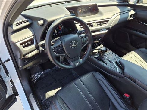 Used 2019 Lexus UX 200 F Sport w/ F Sport Premium Package FWD image 10