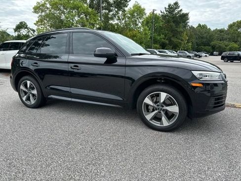 Used 2020 Audi Q5 2.0T Premium w/ Titanium Sport Package AWD/4WD image 6