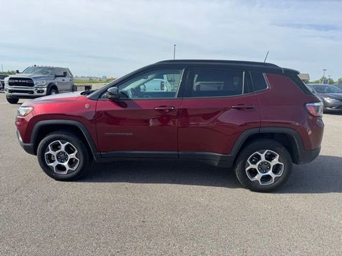 Used 2022 Jeep Compass Trailhawk w/ Trailhawk Convenience Group AWD/4WD image 9