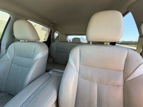 Used 2016 Nissan Murano Platinum FWD image 12