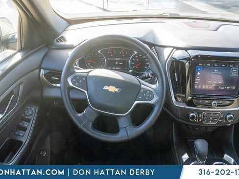 Used 2023 Chevrolet Traverse LT image 5
