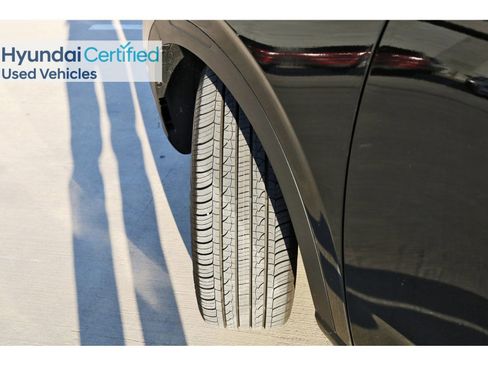 Certified 2025 Hyundai Venue SEL image 32