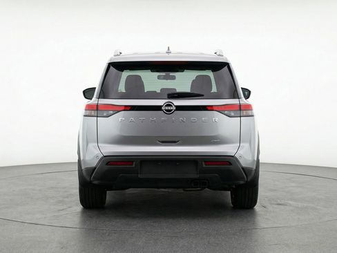 Used 2025 Nissan Pathfinder SV image 7