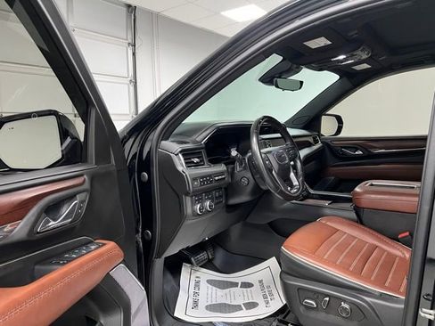 Used 2023 GMC Yukon XL Denali Ultimate w/ LPO, Floor Liner Package image 19