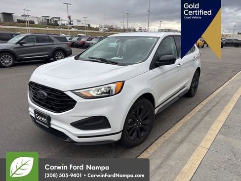 Used 2023 Ford Edge SE w/ Black Appearance Package image 3