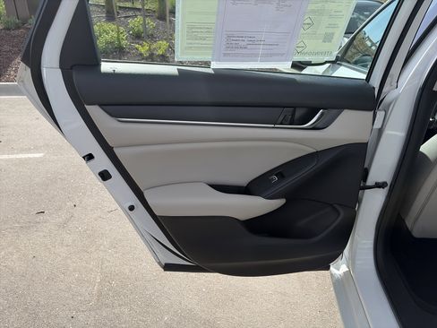 Used 2021 Honda Accord Hybrid image 21