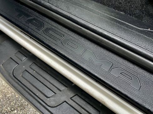 Used 2020 Toyota Tacoma TRD Off-Road image 39