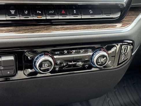 New 2025 GMC Sierra 2500 SLE w/ SLE Value Package; image 15