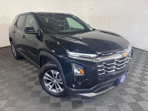 Used 2025 Chevrolet Equinox LT AWD/4WD image 2