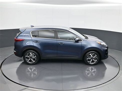 Used 2022 Kia Sportage LX image 16