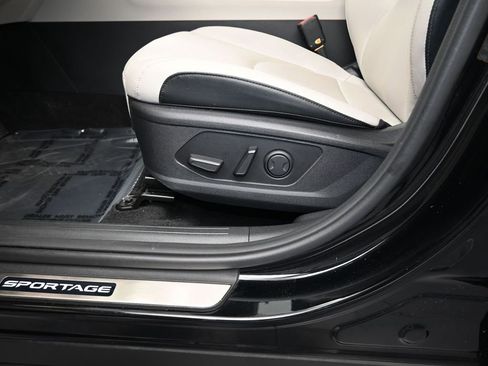 Used 2024 Kia Sportage EX image 14