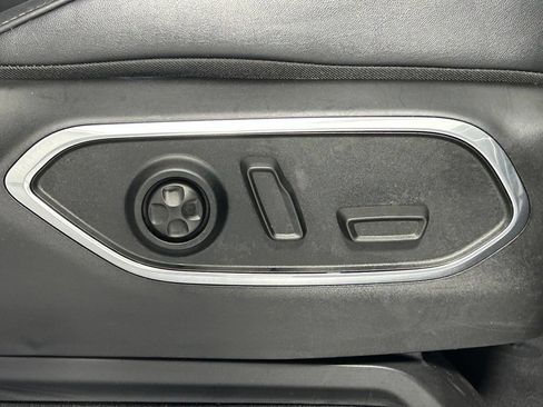 Used 2022 Jeep Wagoneer Series III w/ Rear Seat Video Group 1 AWD/4WD image 11